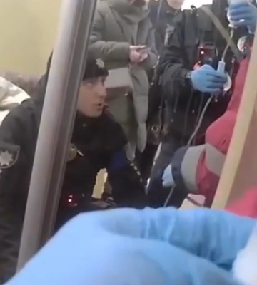 Одеські патрульні врятували життя чоловікові, - ВІДЕО