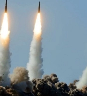 У Києві уламки ракети пошкодили дах приватного будинку