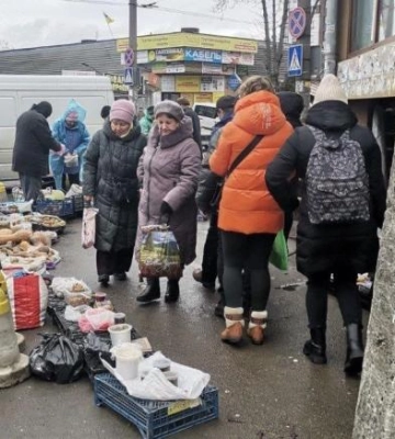Пенсіонерам - безкоштовні місця на ринках Рівного, а водіям - парковки
