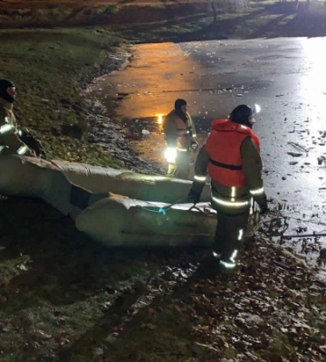 В Рівному троє підлітків провалились під кригу: 14-річного хлопця шукають досі. Фото