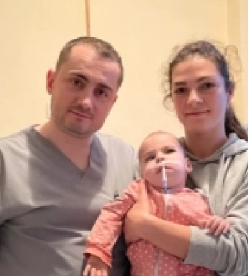 Львівські хірурги під час обстрілів видалили однорічнній Златі пухлину з голови. ВІДЕО