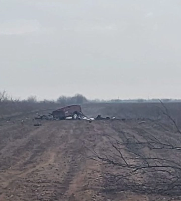 На Херсонщині автомобіль підірвався на міні: двоє людей загинули