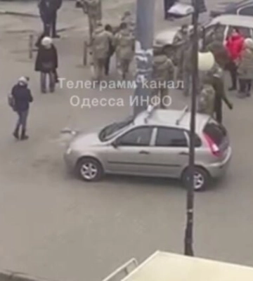 Беспредел по-одесски: появилось видео нового жесткого задержания гражданского военными