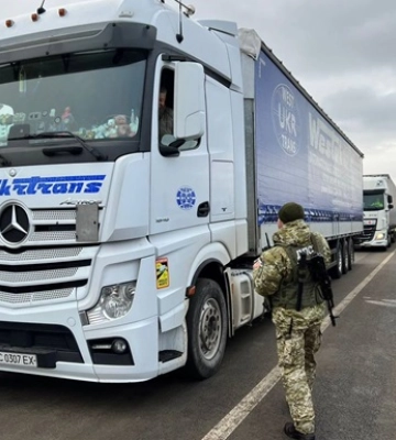 На кордоні з Польщею запустили пункт пропуску для порожніх вантажівок
