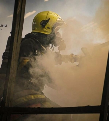 На Львівщині через пожежу в гаражі ледь не згоріли 4 сусідні будівлі