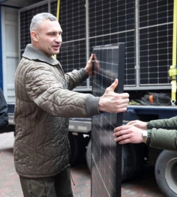 Київ отримав сонячні електростанції за €250 тисяч від французьких партнерів