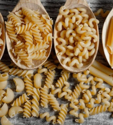 У Рівному слідчі встановлюють законність закупівлі продуктів для освітніх закладів