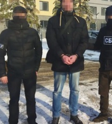 СБУ затримала у Києві колаборанта, який намагався сховатися від правосуддя у лавах представництва Червоного Хреста