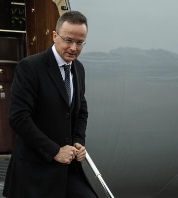 Міністр закордонних справ Угорщини їде до Білорусі &quot;говорити про мир&quot;