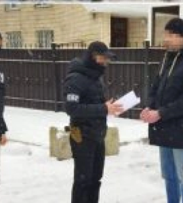 СБУ затримала у Києві колаборанта, який намагався сховатися від правосуддя у лавах представництва Червоного Хреста