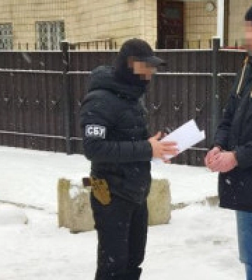 СБУ затримала у Києві колаборанта, який намагався сховатися від правосуддя у лавах представництва Червоного Хреста