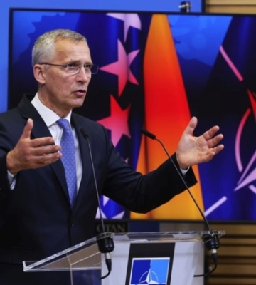 НАТО рассмотрит возможность передачи Украине боевых самолетов – Столтенберг