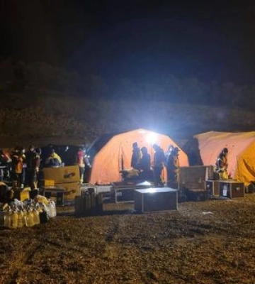 Українські рятувальники розгорнули наметове містечко у турецькому місті Антакья