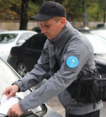 Львівські інспектори з паркування минулого тижня виписали штрафів на понад 2 млн грн