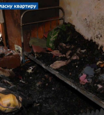 У Дніпрі на Калнишевського чоловік регулярно влаштовує пожежі у квартирі: відео