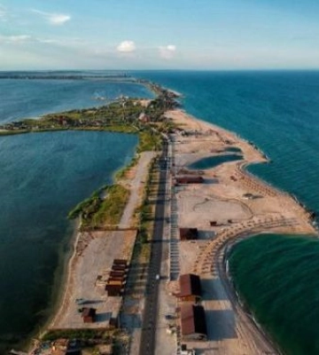 На запорізькому курорті окупанти тікають із захоплених баз відпочинку, побоюючись ударів з HIMARS