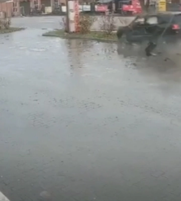 З&#039;явилося відео автотрощі на парковці під Луцьком