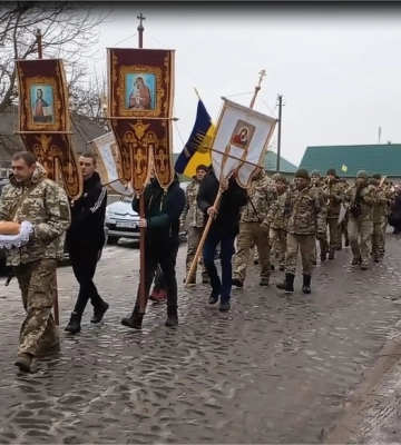 Мешканці Дубенщини востаннє попрощалися з Героєм