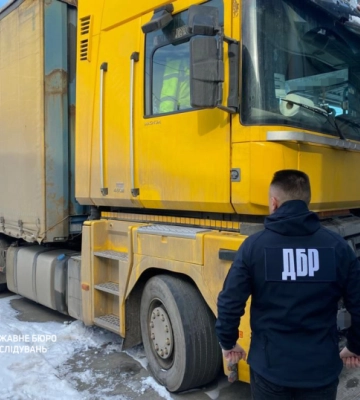 На Чернівецькій митниці виявлено російські автозапчастини. Їх буде передано ЗСУ