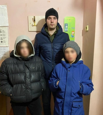 Поліцейські виявили двох підлітків без супроводу дорослих