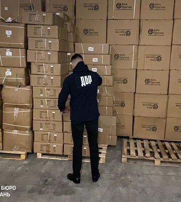 Замаскували під китайські: В Україну намагались ввести російські автозапчастини