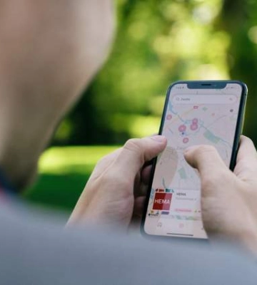Ділимося геолокацією з друзями та родиною на своєму андроїд-смартфоні