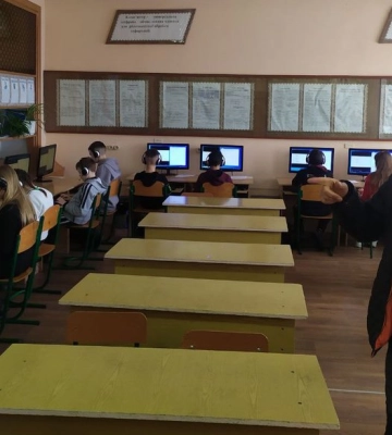 На Вінниччині переселенець облаштував у ліцеї компʼютерні класи та провів інтернет
