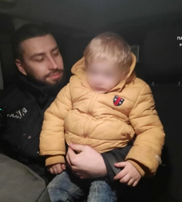 У Рівному патрульних викликала жінка, бо помітила в авто маленьку дитину та батьків &quot;під мухою&quot;