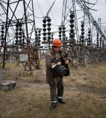 ДТЭК за неделю вернула свет 90 тысячам потребителей в двух областях