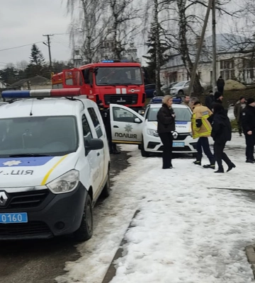 У Жидачеві врятували підлітків, які провалились під кригу