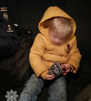 У Рівному п’яні батьки ледве не заморозили однорічну дитину в автомобілі