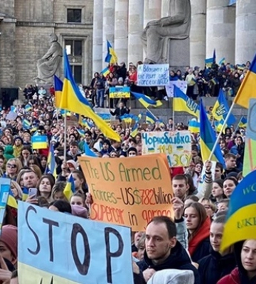 В 28 странах большинство населения выступает за поддержку Украины - опрос