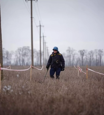 На Херсонщині піротехнічні підрозділи ДСНС продовжують повертати життя на деокуповані території