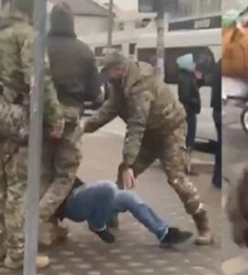 Військових, які затримували чоловіка під час вручення повістки в Одесі, притягнули до відповідальності