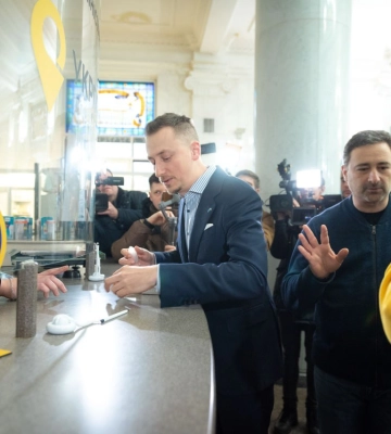 Украинцы обменяли 5 млн старых ламп на LED: когда программа заработает в селах