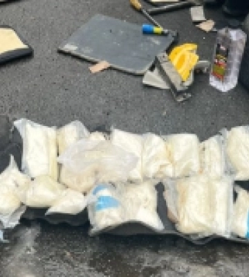 Жінка з України намагалась вивезти за кордон 17 кілограмів наркотиків. Відео