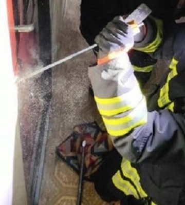 У Луцьку дворічна дитина зачинила маму на балконі