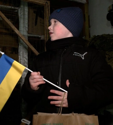 Шестирічний волонтер з Рівного віддав на ЗСУ гроші, які збирав на телефон
