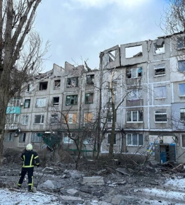 ВС РФ нанесли ракетный удар по жилому дому в Покровске, есть раненые, — ОВА (фото, видео)