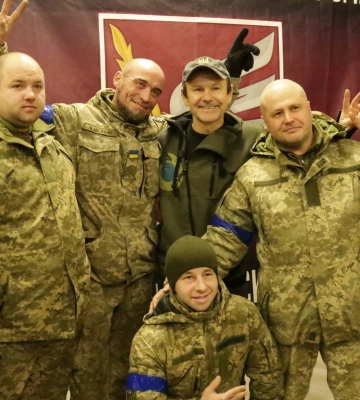 На День всіх закоханих Святослав Вакарчук виступив перед десантниками 79-ки