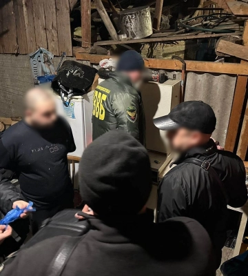 На Закарпатті чоловік намагався продати наркотики військовослужбовцям