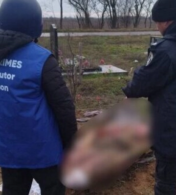 У Бериславському районі Херсонщини ексгумовано тіла 8 цивільних, які загинули внаслідок російської агресії . ФОТО