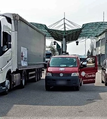 За рік в Україну з ЄС в'їхали понад 60 тисяч машин із гуманітаркою