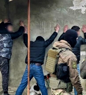 На Закарпатті поліція затримала 22-річного наркоторговця під час зустрічі з клієнтом (ФОТО)