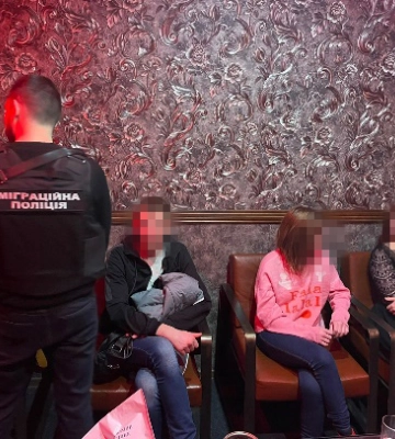 В Харькове под видом массажного салона был обнаружен бордель (Фото)