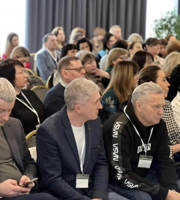 «Зайняті руки ніколи не опускаються»: на Рівненщині шукають роботу для переселенців