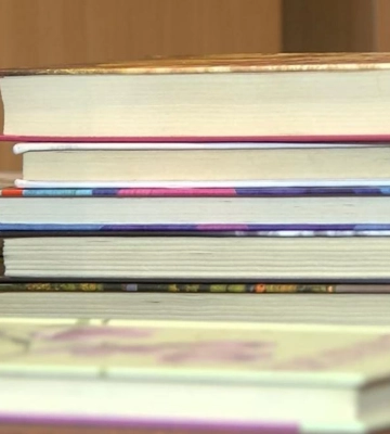 Рівненська молодіжна бібліотека приймає російськомовні книги, аби в подальшому здати на макулатуру (ВІДЕО)
