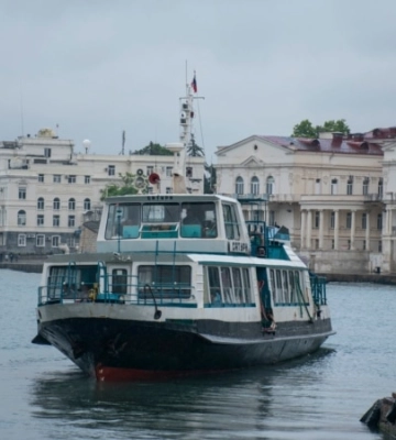 В Севастополе приостановлена работа морского пассажирского транспорта – российские власти