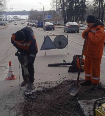 У Запоріжжі відремонтували дорогу на під&amp;#039;їзді  до греблі Дніпрогесу - фото