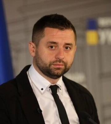 &quot;Слуги народу&quot; підписали декларацію з групою Європарламенту, що стане лобістом України у ЄС, - Арахамія